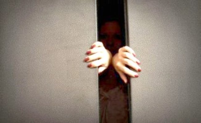 Poliţia Mangalia, pe urmele obsedatului sexual care atacă minore în lift